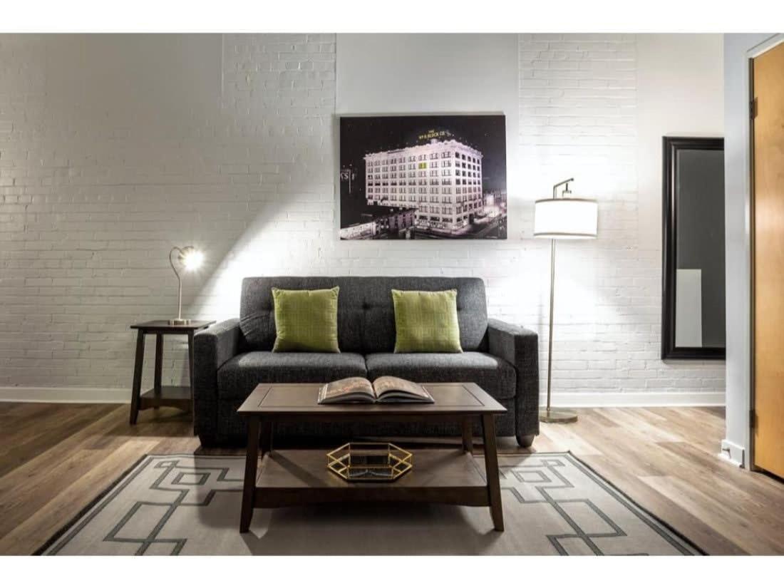 Beautiful 2Br 2Ba In The Block By Cozysuites Indianapolis Exteriér fotografie